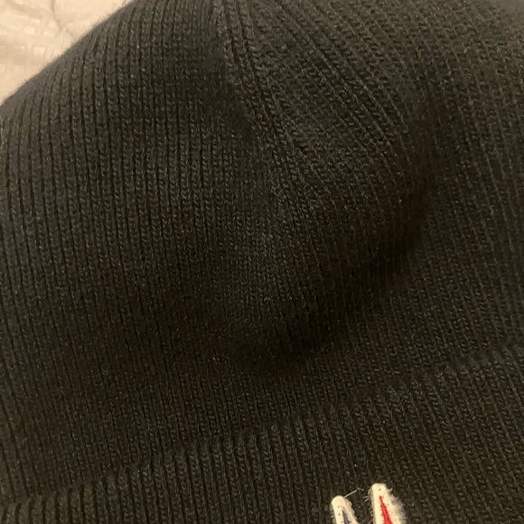 BEAUTIFUL RARE OVERSIZED MONCLER GRENOBLE BEANIE - Picture 2 of 10